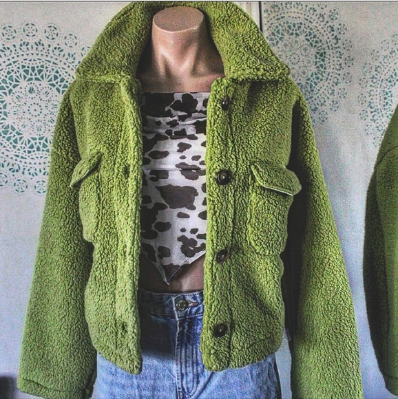 🆕️That IT GIRL Collection// Green button up sherpa jacket - Picture 5 of 5